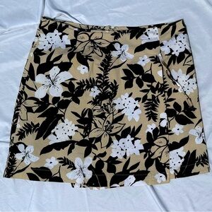 (10) WHITE STAG Fun Well-Made Stretch Black Tan & White Skort